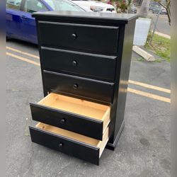 Dresser/Five drawers dresser
