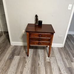 2 End Tables 