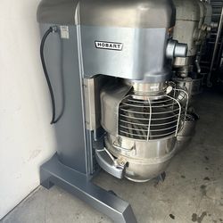 HOBART MIXER DOUGH - 60qt Batidora 2HP 3 Phase