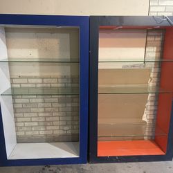 2 Display Shelves With Glass And Lights