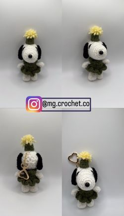 Crochet Snoopy Christmas Tree Keychain 