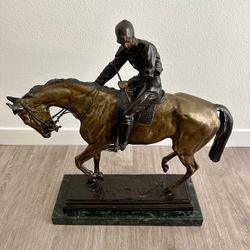Le Grand Jockey Statue