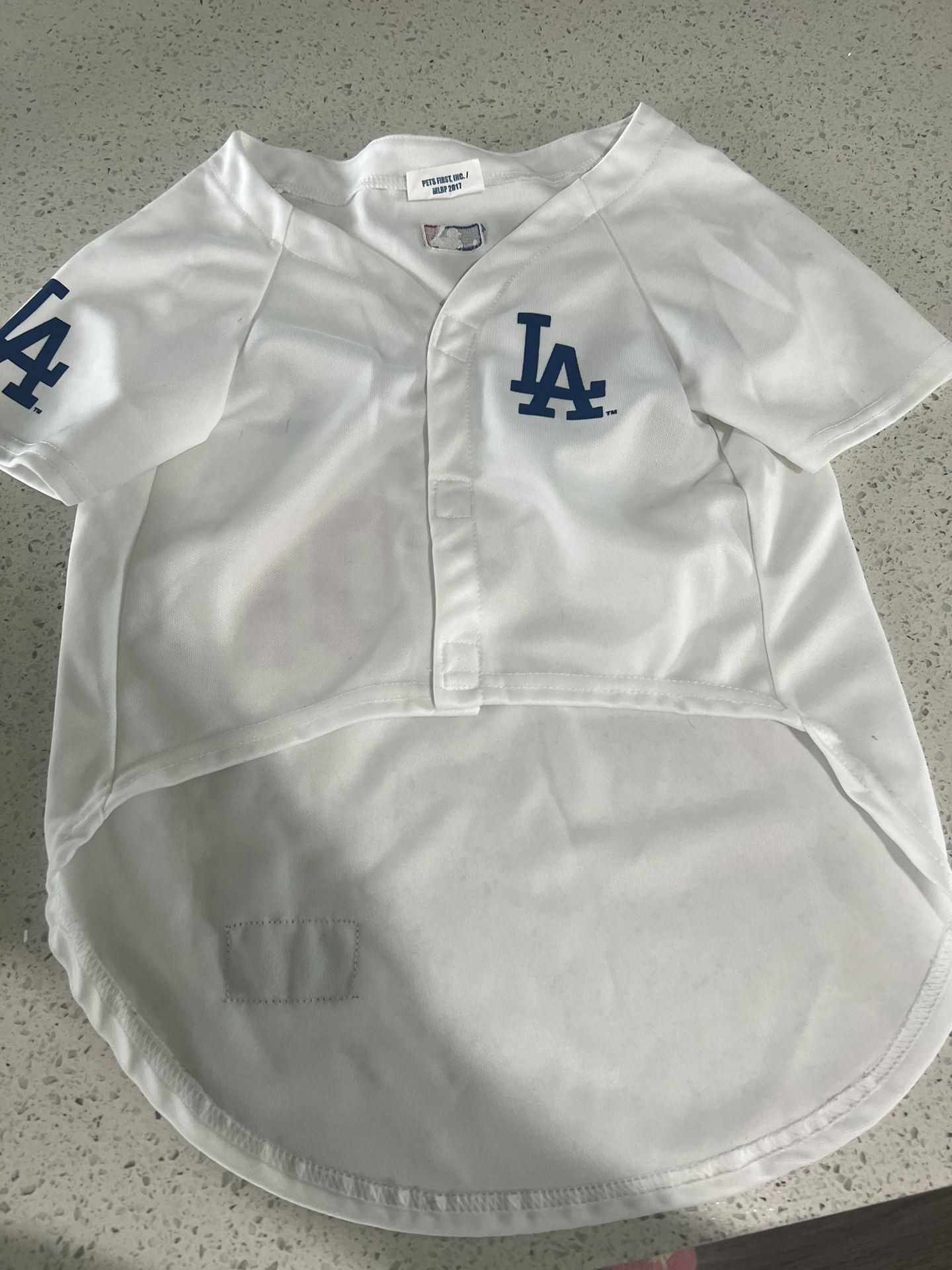 Large Dog Dodgers Jersey for Sale in Covina, CA - OfferUp