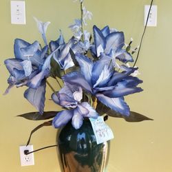 Beautiful/Elegant Silk Flower's With Emerald Green Vase