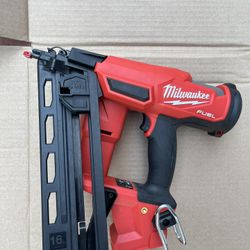 MILWAUKEE M18 FUEL FINISH NAILER 16 GA New With Out Box