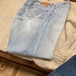 2 Levi 517's (Laura)