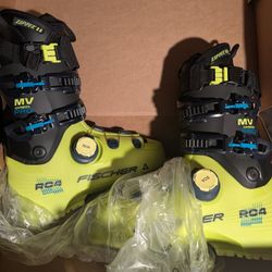 Fischer RC4 Carbon Pro MV BOA Ski Boots 2026