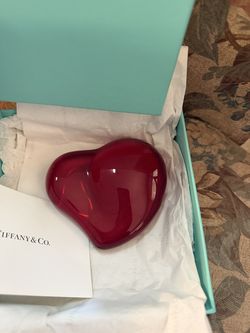 Tiffany & Co Elsa Peretti heart paperweight