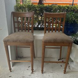 2 Wooden Bar Stools/chairs