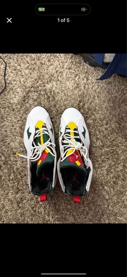 Air Jordan true flight white fir amarillo