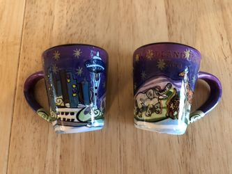 Seattle Themed salt & pepper Shakers