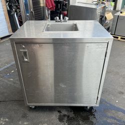 Portable Handwashing Sink W/ Hot & Cold Water Crown Verity Model #CVPHS-1