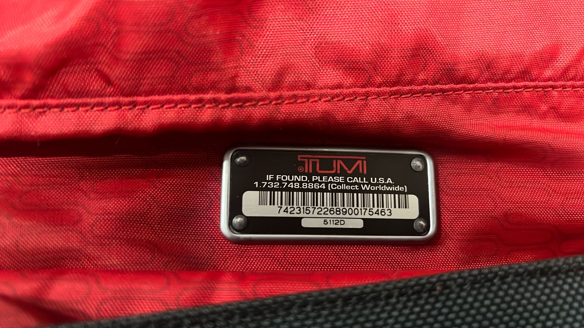 Tumi Messenger Bag   Expandable Black 12”x16” and  can expand to 6”