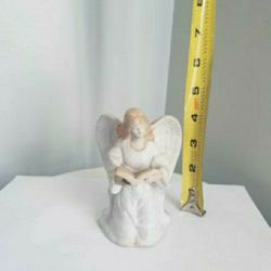 Angel figurine 