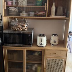 Kitchen hutch