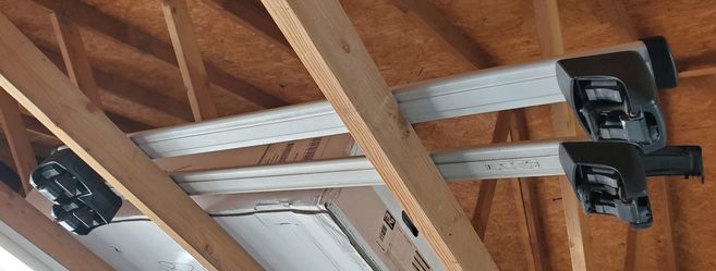 Genine Audi Q5 Base Carrier Bars / Roof Racks