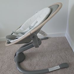 Baby Swing / Rocker – Like New Condition SAVE BIG!