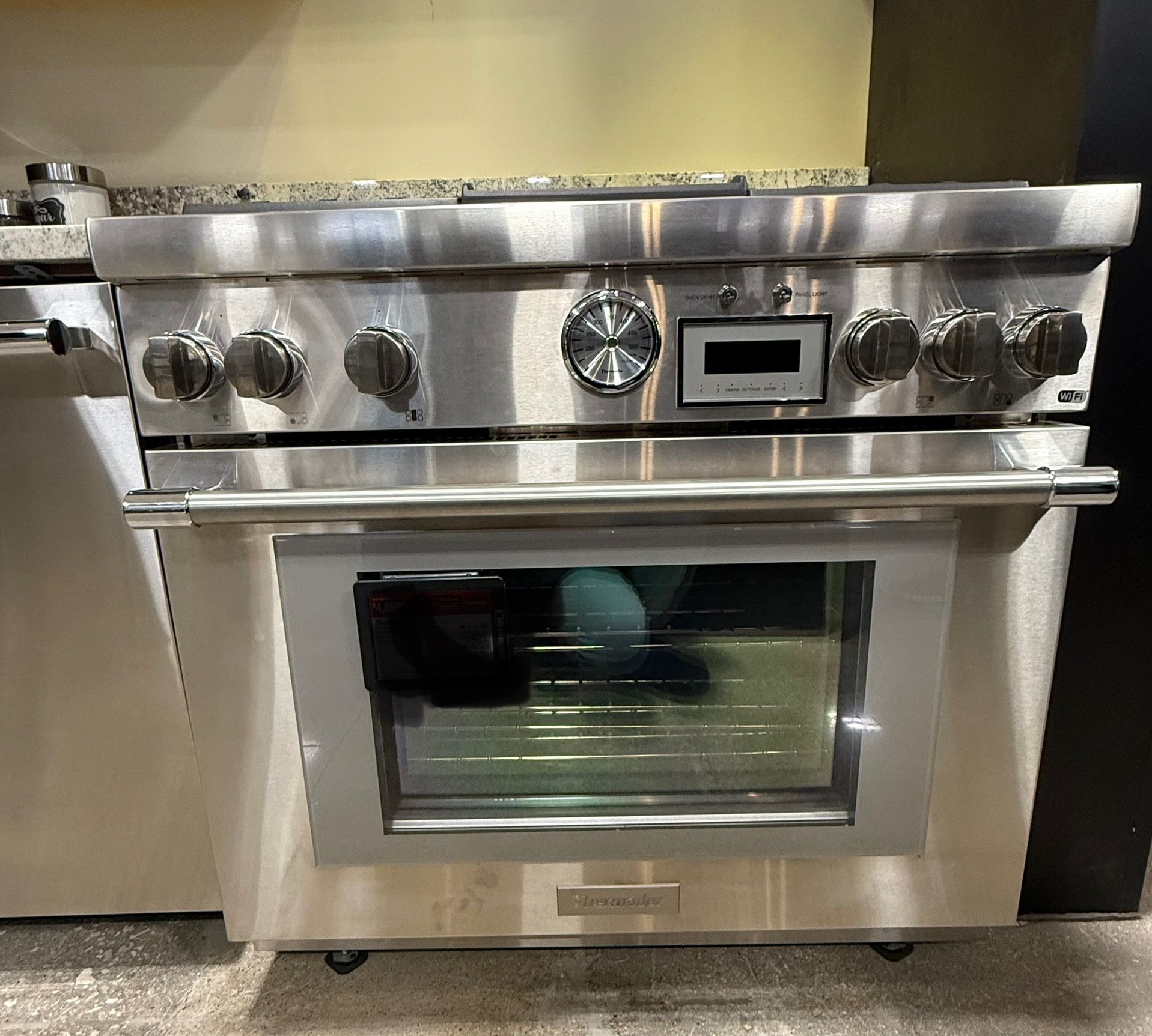 Brand New Thermador Stove 36” Gas Range