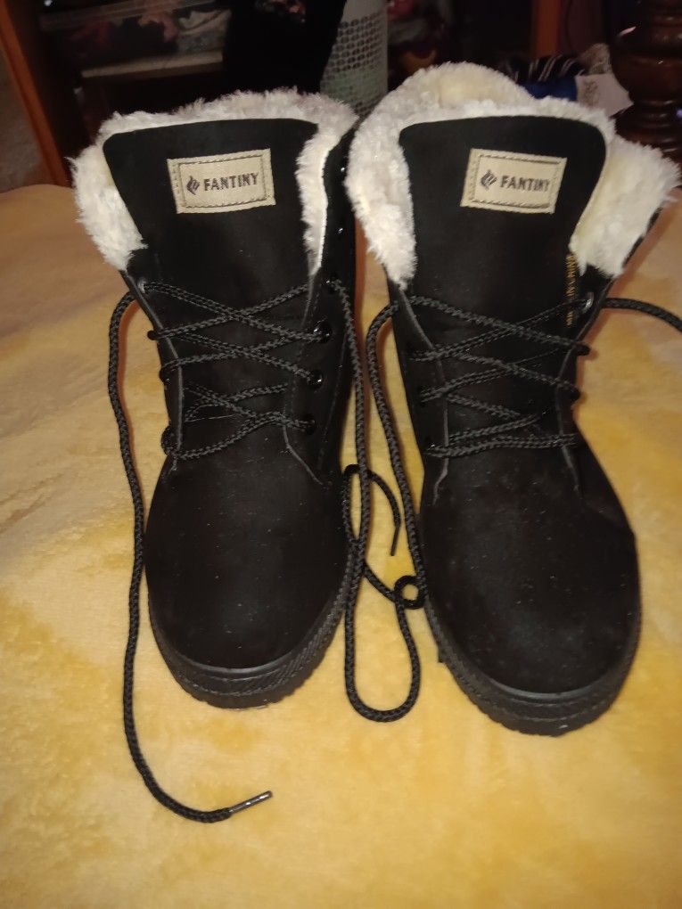 Women's Size 10, FANTINY FUR LINED BOOTS