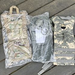 New USGI 3L Hydration Bladder System w/ Camo Carriers