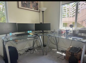 Desk / escritorios