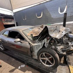 2011 Dodge Challenger (PARTS ONLY)