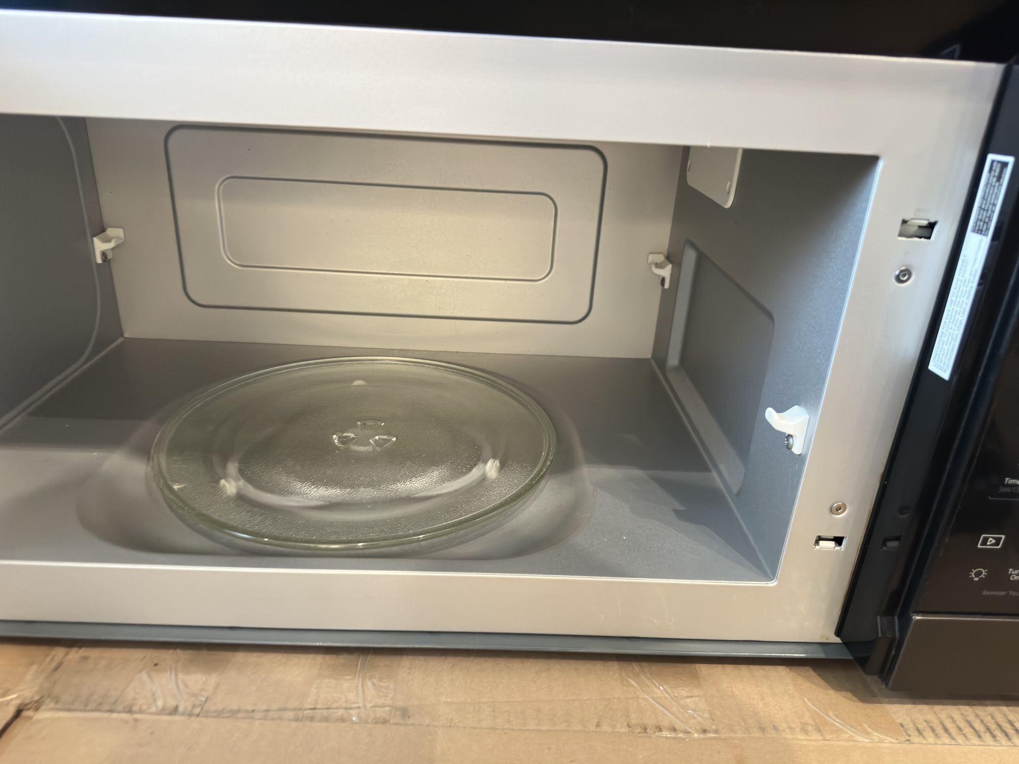 Whirlpool Over The Oven Microwave With 3 Speed Exhaust Fan