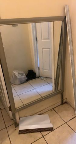 Grey mirror