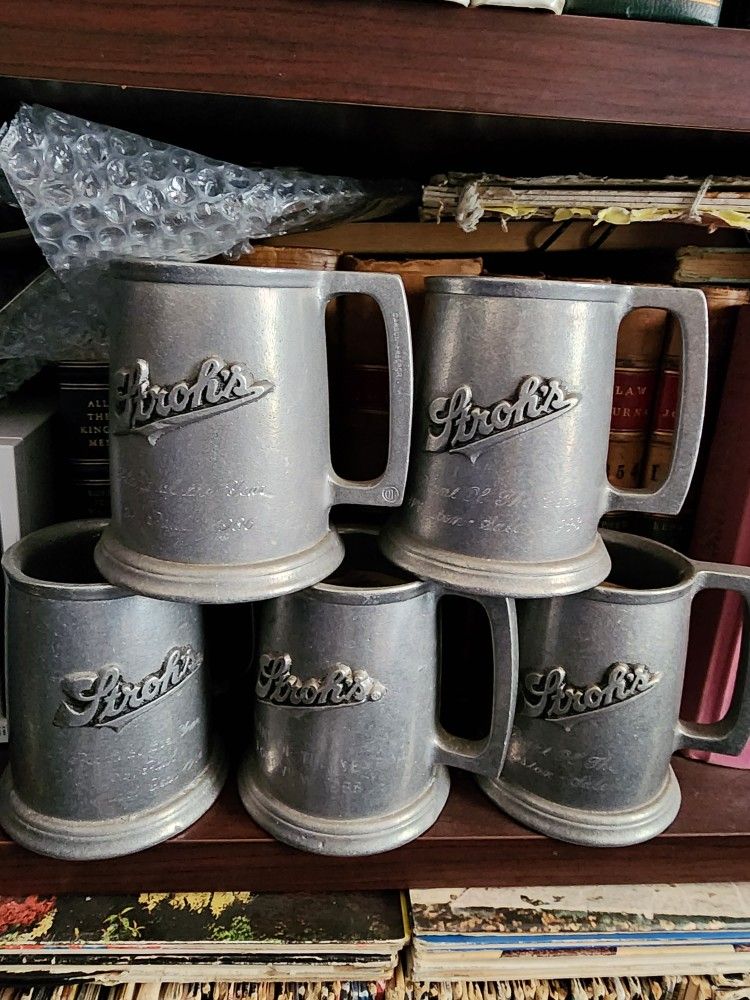 Stroh's Mugs