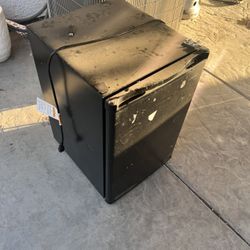 Mini Fridge 