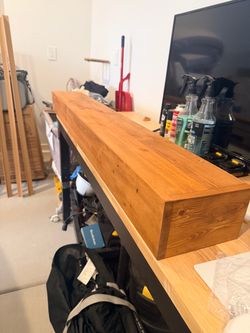 Shelf / mantel