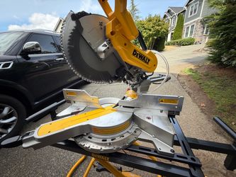 Dewalt 12” Mier Saw and stand