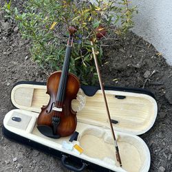 Violin 🎻. 4/4 Full Size 
