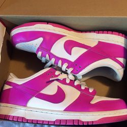 Fuchsia Dunks 