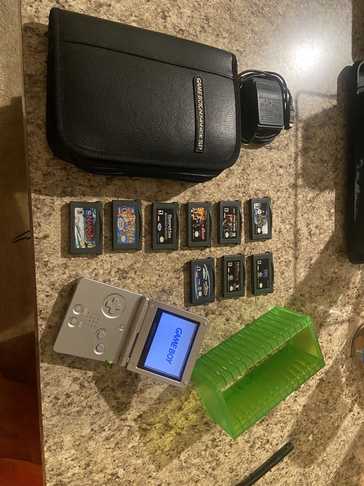 Nintendo Gameboy Advance SP + Games/case