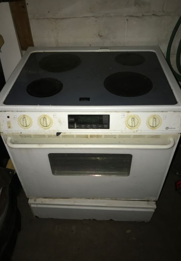 30” Maytag glass top range white. for Sale in Miami, FL OfferUp