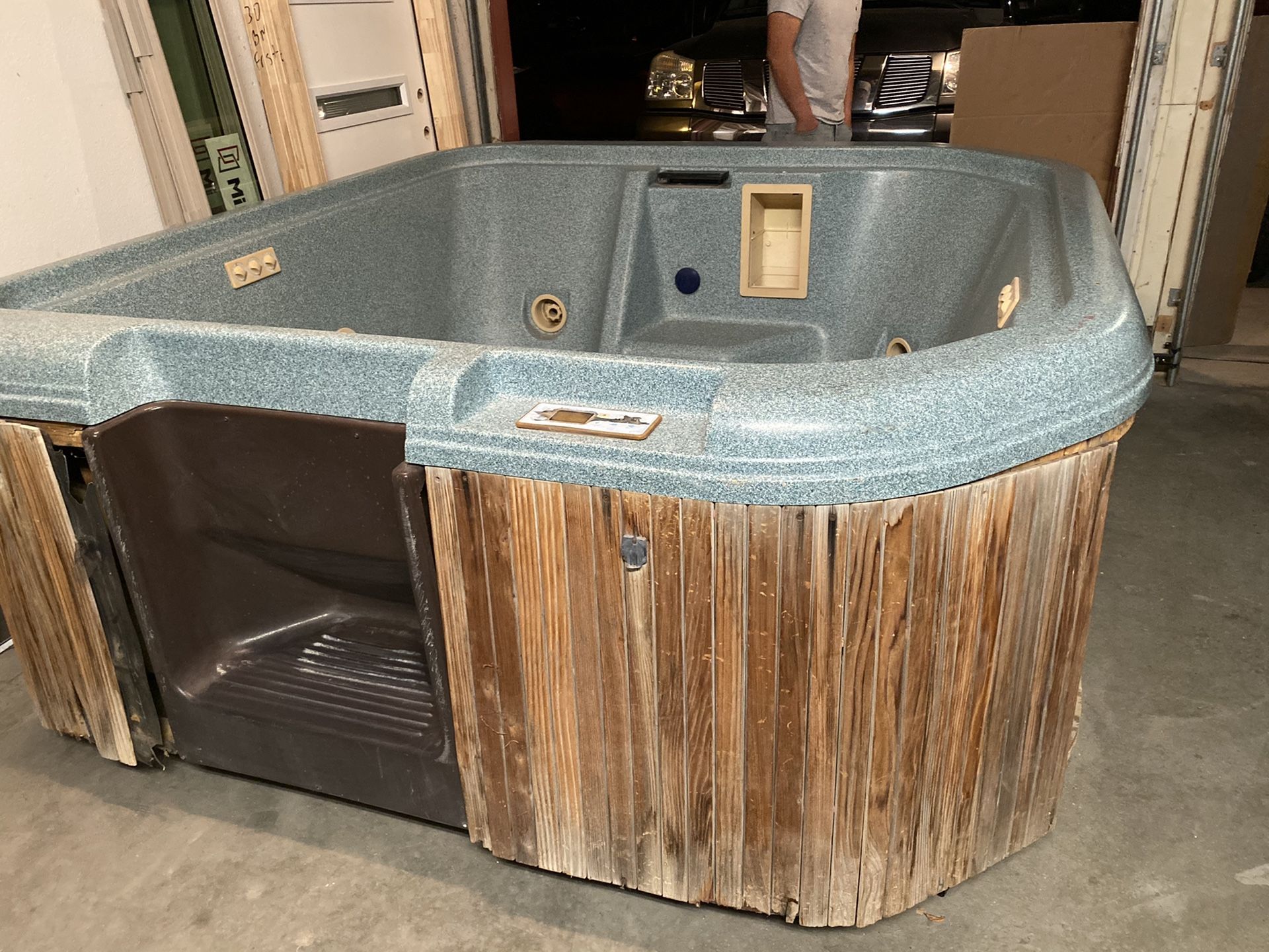 Hot tub/ Jacuzzi for Sale in El Paso, TX OfferUp