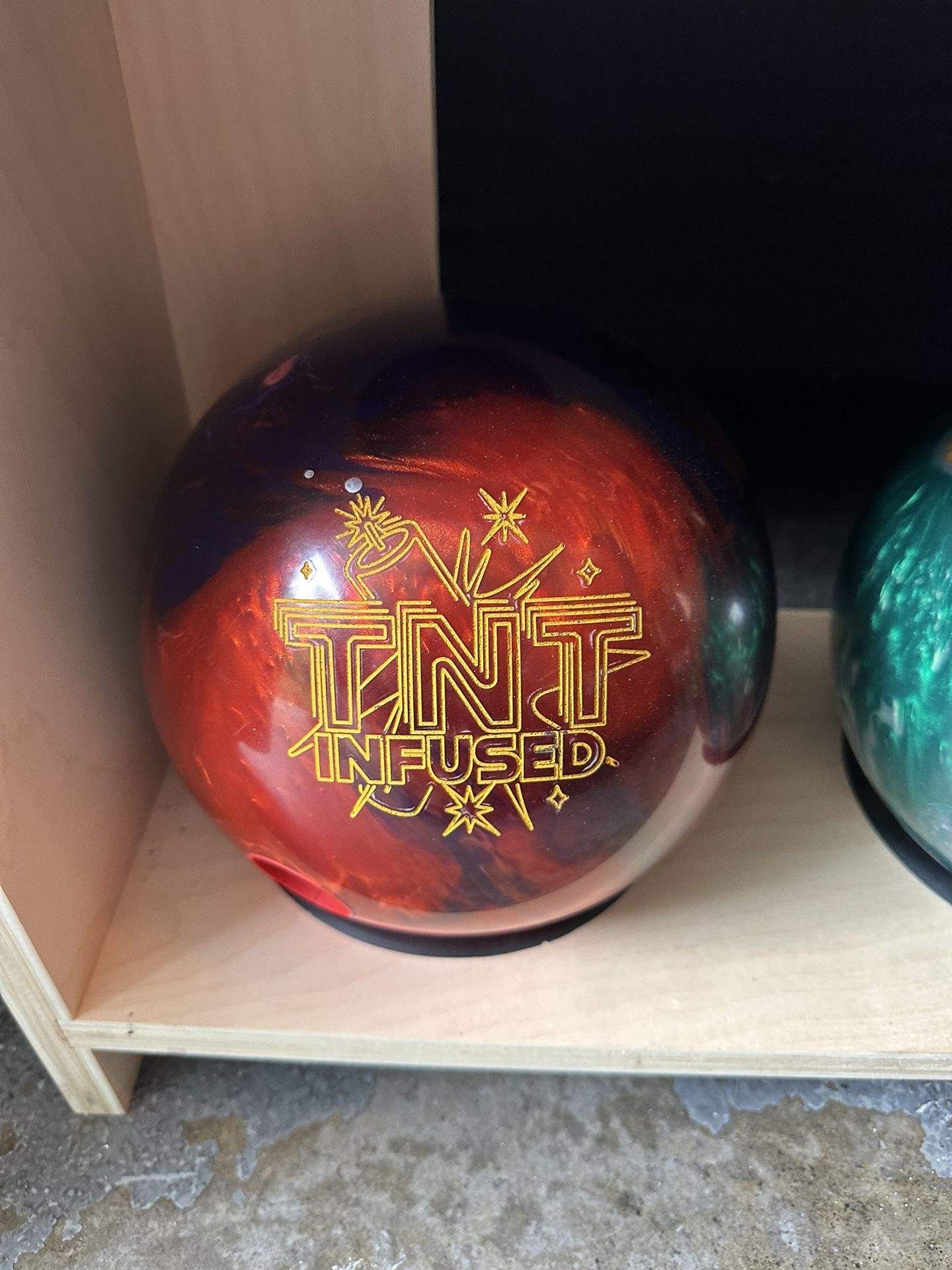 ボウリング　TNTインフューズド(15ポンド新品) Roto Grip TNT Infuse Bowling Ball 15lbs (Like New)