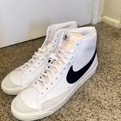 NEW Men 12 50$