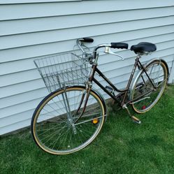 Vintage Schwinn Women Bike