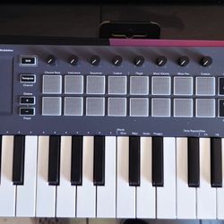 FL KEYS MINI W/ ORIGINAL BOX, MANUALS AND USB CABLE