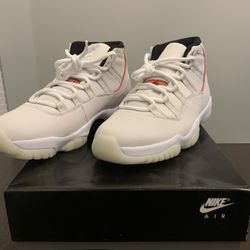 Air Jordan 11 lv supreme size 12 for Sale in Rochester, NY - OfferUp