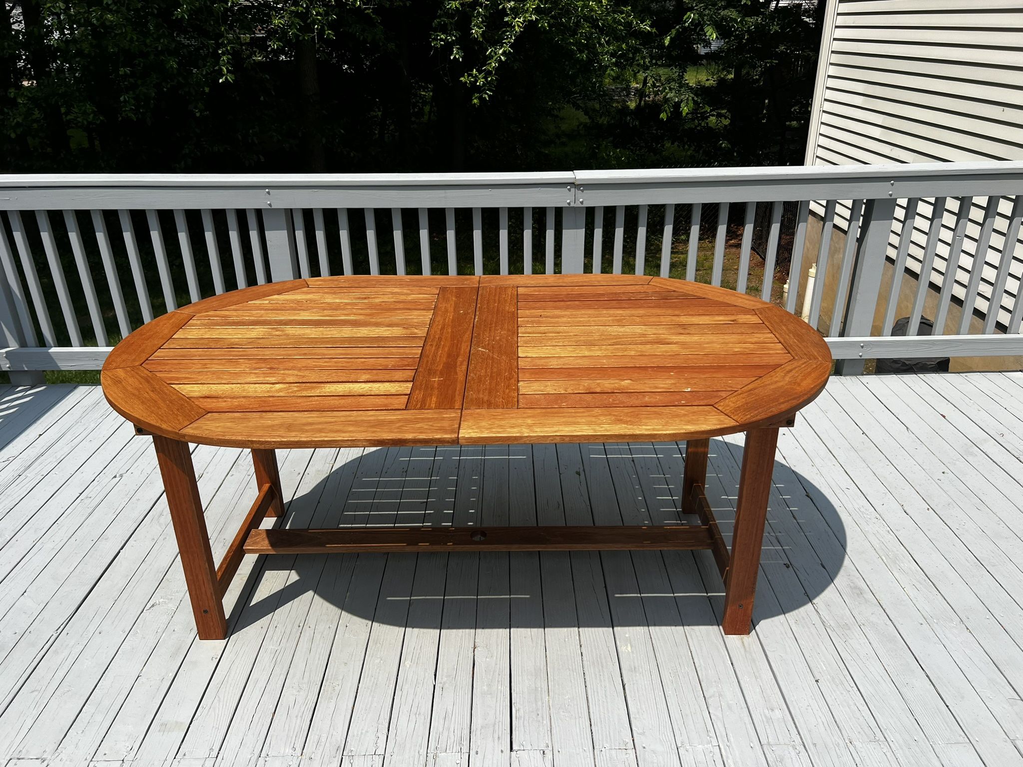 Extendable Outdoor Wood Table 71-94 Inches -