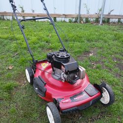 Lawnmower: Toro Self Propelled 22in 