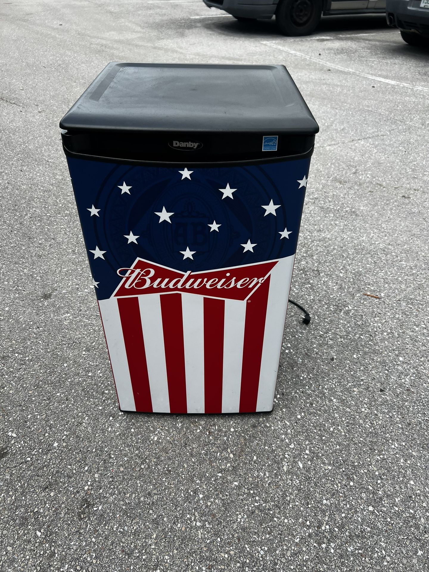 Danby 3.3 Cu. Ft. Budweiser American Flag Compact Mini Fridge Refrigerator! Great for Patio or Man Cave! Works great! Retails $229.95
