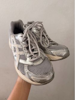ASICS GEL-1130 Running Shoes – Women’s Size 8 – Gray/Silver
