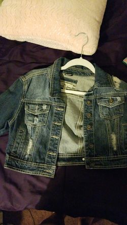 Jean jacket. Size Medium