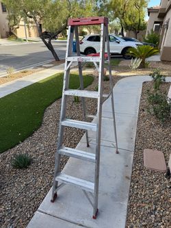 6 ft. Aluminum Stepladder with Fold-Out Paint Tray