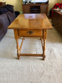 Ethan Allen Wood End Table with Drawer