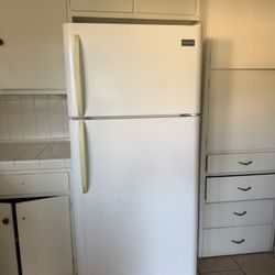 Refrigerator & Freezer